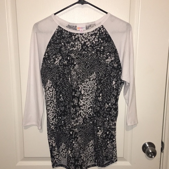 LuLaRoe Tops - LuLaRoe Randy